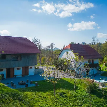 בית נופש Homestead Drcar - Happy Mokronog